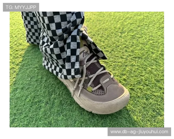 儿童足球防滑鞋带适宜长度选择与安全舒适穿着指南推荐实用要点解读