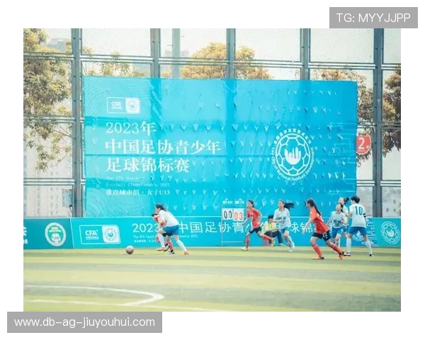 聚焦可收藏足球品牌的历史价值与文化魅力深度全景探索精彩之旅